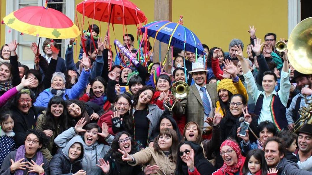 Celebración en el patio de la Recoleta Dominica