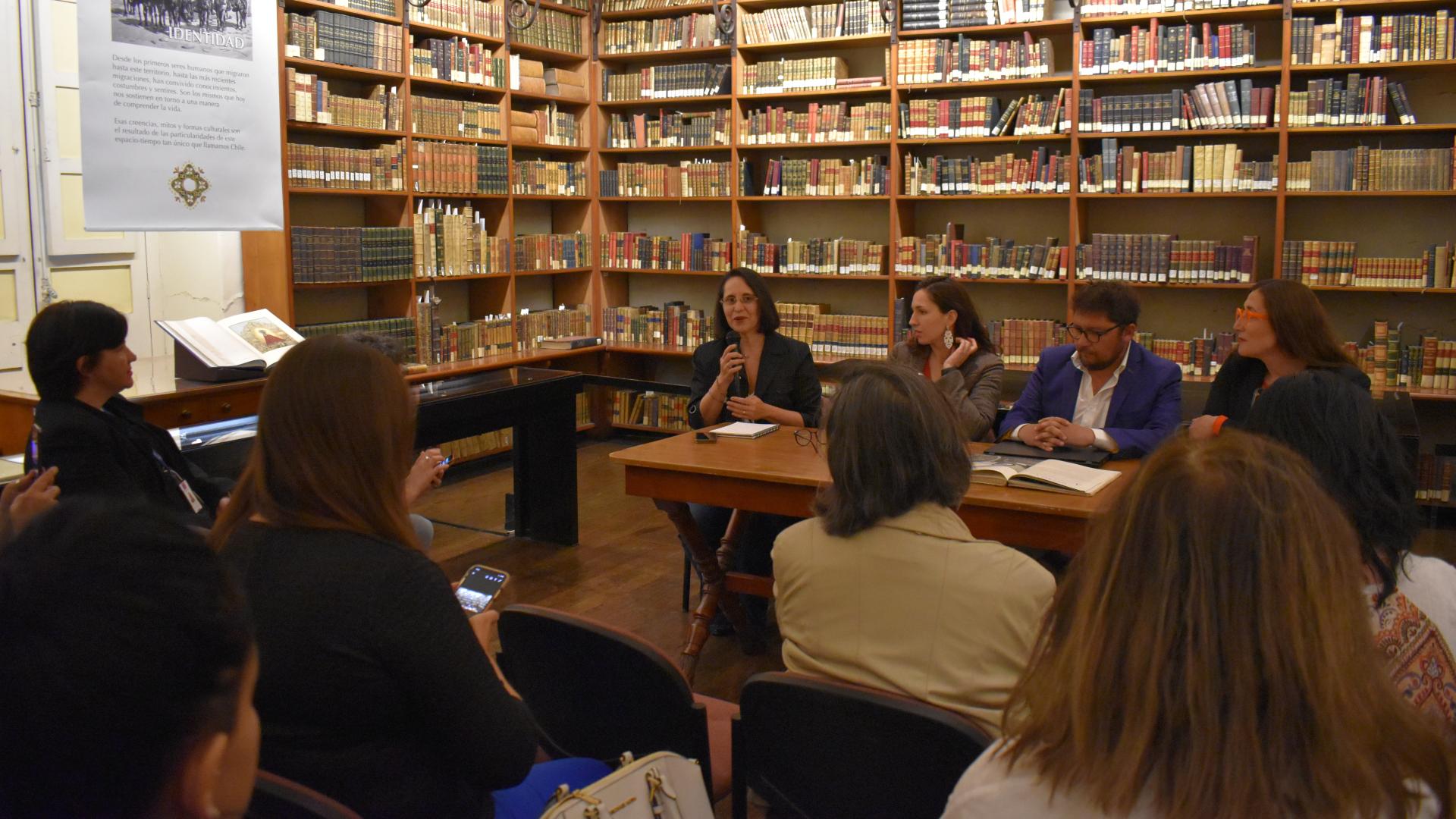 Actividad al interior de la Biblioteca