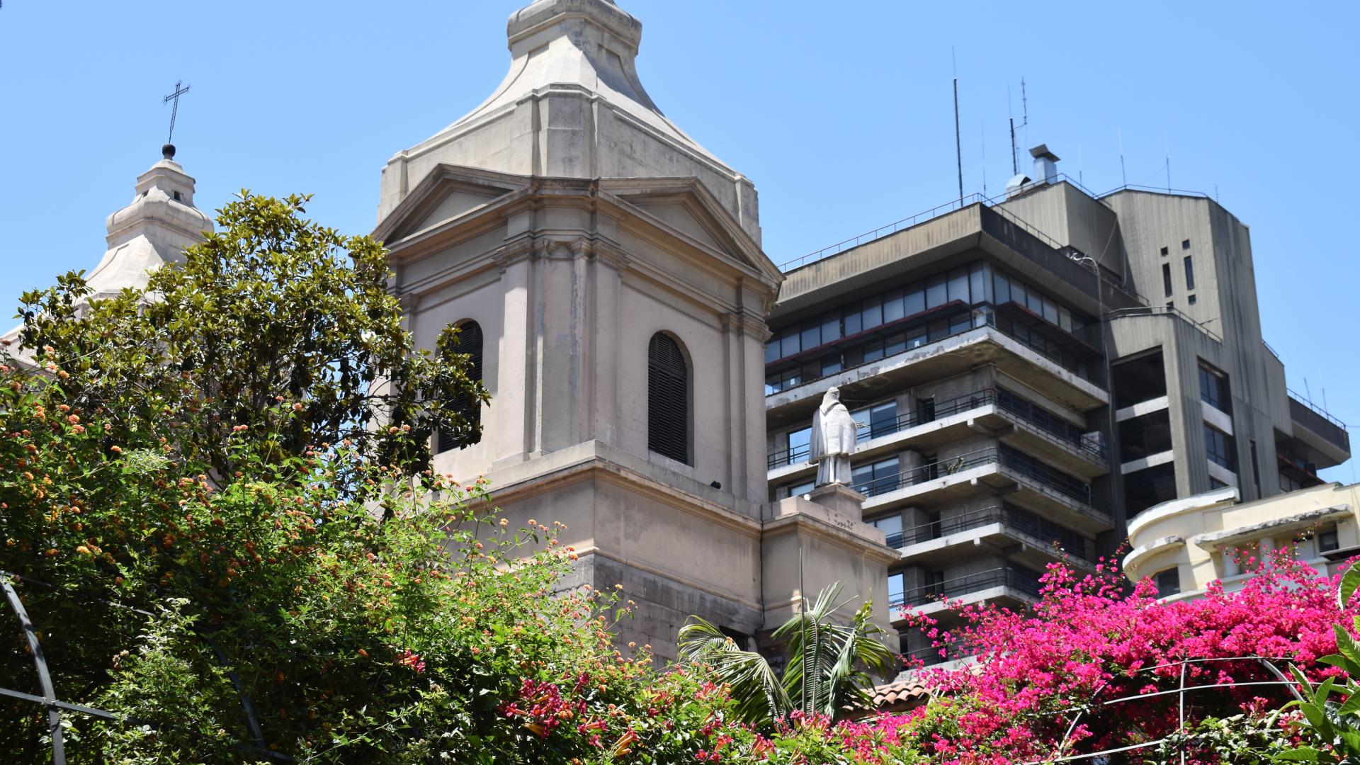 Iglesia Santo Domingo desde el claustro