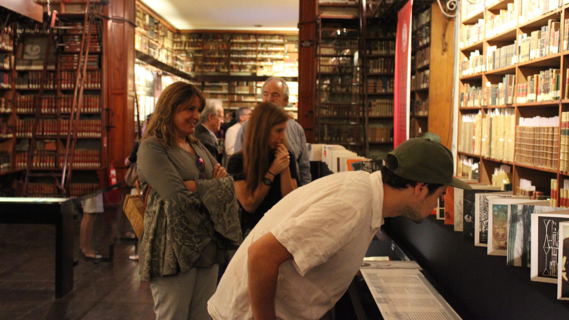 Visitantes de la exposición