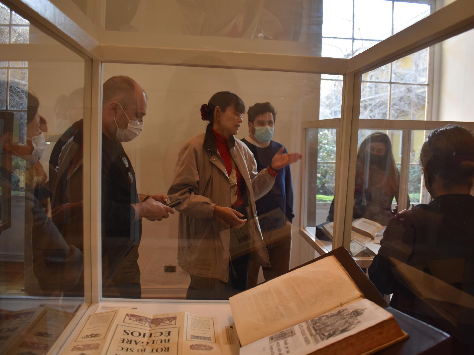Visita guiada a exposición temporal con fondos de la Biblioteca