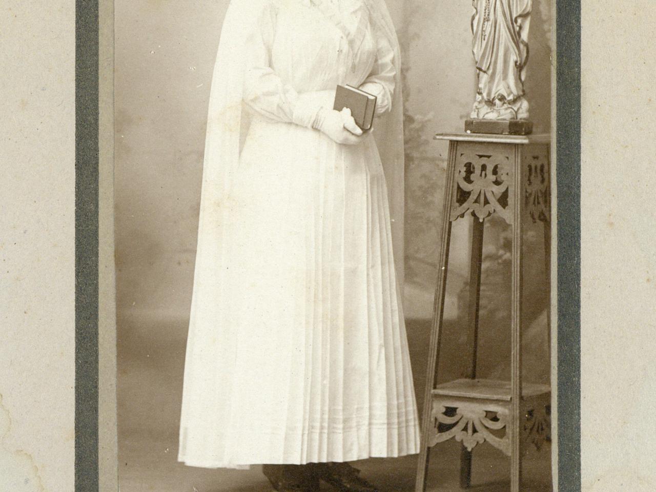 Fotografía de mujer no identificada