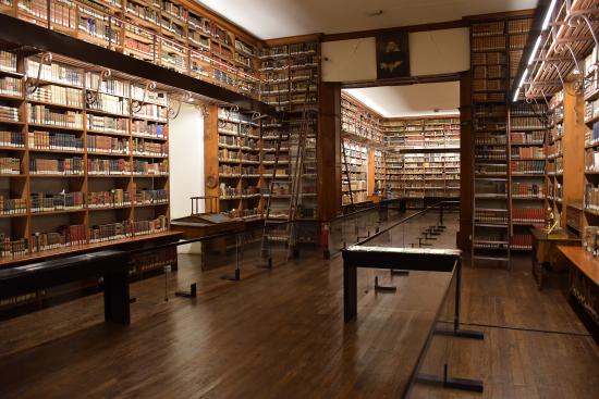 Vista de la sala museal de la Biblioteca