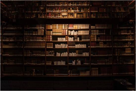 Vista de la muestra temporal interviniendo la Biblioteca