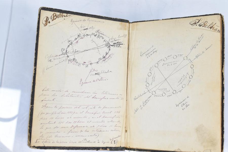 Cosmografía o descripción del universo. Redactada para la juventud chilena. Aprobada por la Universidad de Chile como testo de enseñanza para los colejios de la nacion