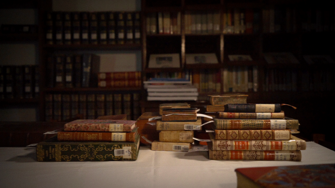 Fotograma del cortometraje &quot;Bajo el polvo de los siglos&quot; de Felipe Espinoza Neira