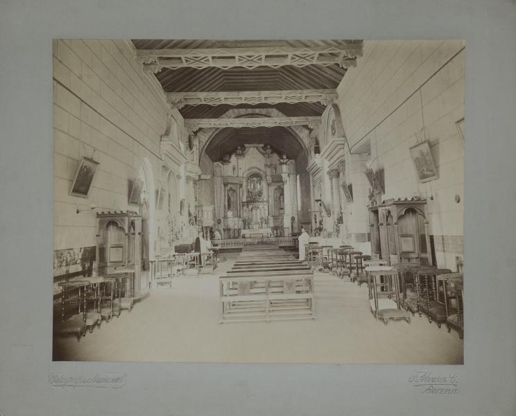 Interior de la Sacristía de la Recoleta Dominica