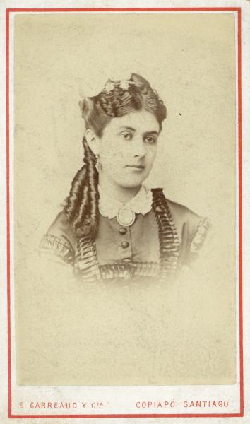 Retrato de mujer en formato carta de visita Retrato de mujer en formato carta de visita