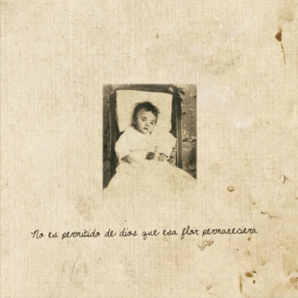 Fotografía antigua de un Angelito